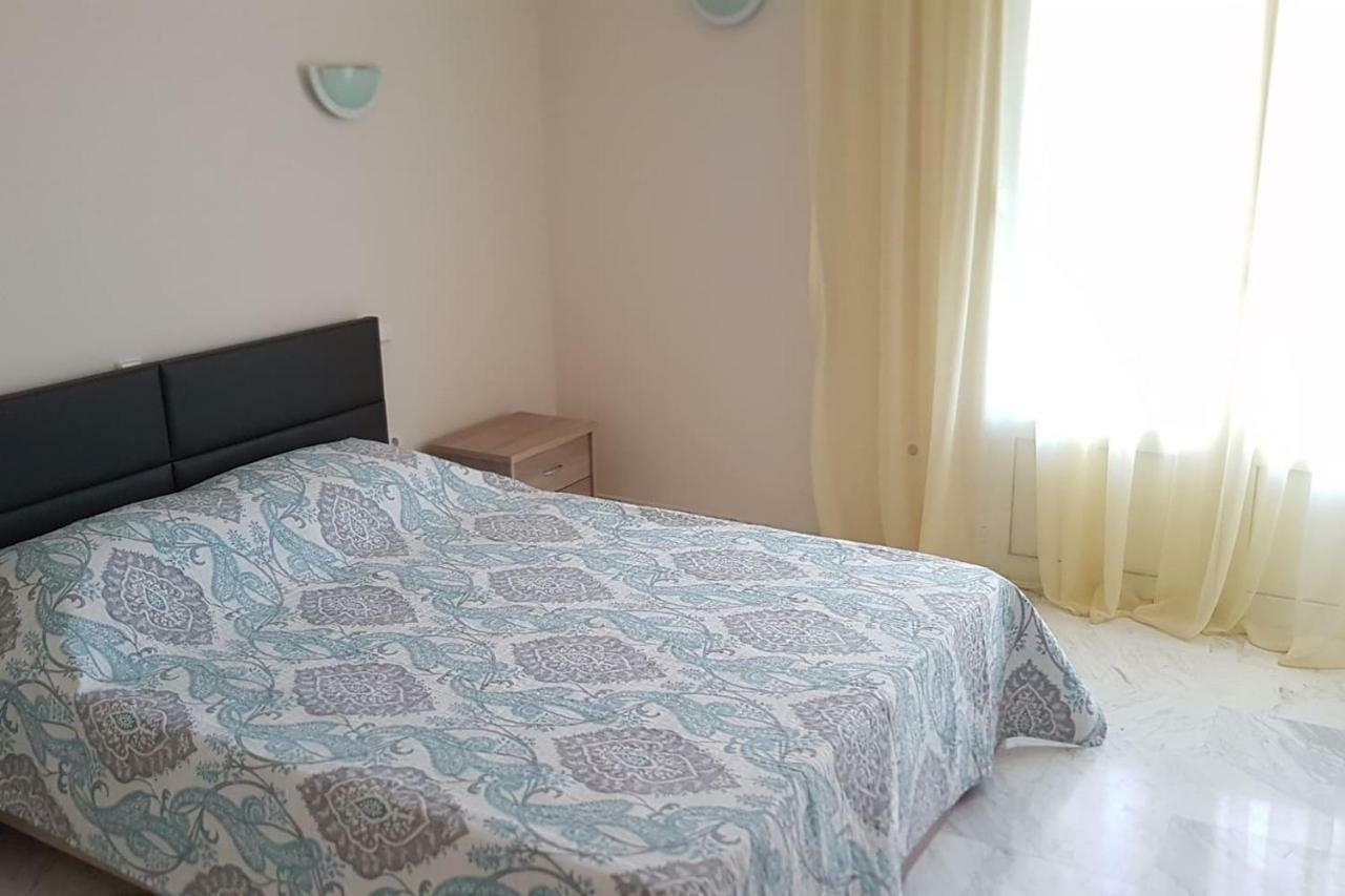 Galini Apartment Loutraki  Bagian luar foto